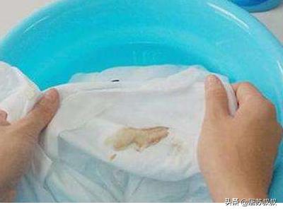 如何用小苏打洗白衣服,如何利用小苏打清洗白色衣服？