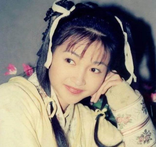 黄蓉秘史:郭襄不是亲女儿吗？为何黄蓉宁愿把武功藏在屠龙刀中，也不传她？