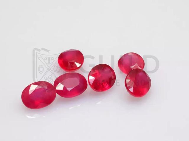 如何判断石头是不是玉石,怎样辨别一块石头是不是玉？需要详细回答？