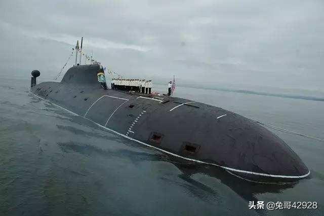 顾晴菲和海陆的图片:看了竖版地图，原来美国在中国的北边，有没有颠覆三观？
