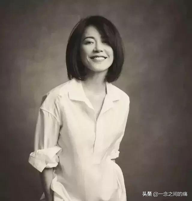 吴若甫老婆:48岁俞飞鸿气质迷人，如今为何还不结婚？
