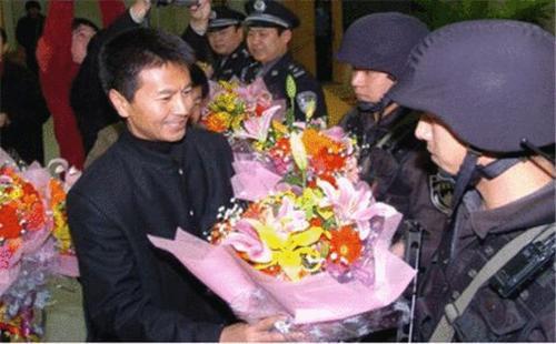 吴若普:04年明星吴若甫绑架案，北京第一悍匪王立华，是个怎样的人？