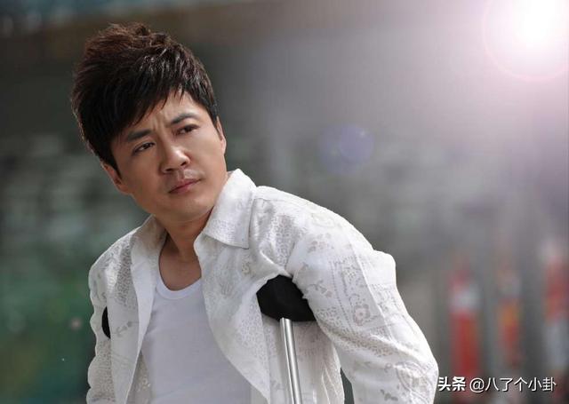 萧煌奇简介:如何评价任达华和梁咏琪主演的电影《小Q》