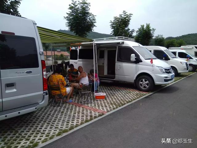 中老年结伴自驾游群:大家觉得对于喜欢自驾游的退休夫妇，有必要买<a href=https://maguai.com/list/35-0-0.html target=_blank class=infotextkey>房车</a>么？(退休了买什么<a href=https://maguai.com/list/35-0-0.html target=_blank class=infotextkey>房车</a>好)