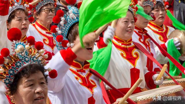 河南农村庙会斗狗现场视频:今年河南滑县火神庙会，有社火表演么？