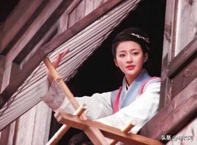 严嵩书法:为何奸相蔡京，秦桧，严嵩他们仨写毛笔字，画画都是一绝？