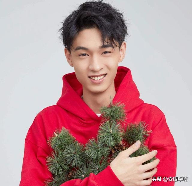 凯旋地产是秦霄贤家的吗:德云社秦霄贤人气很高，他的相声水平怎么样？