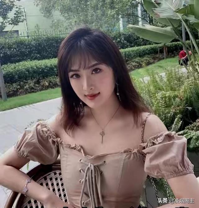 安娜的橱窗背后故事:玩第五人格时最适合听什么歌