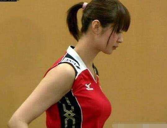 王一梅扣晕木村纱织:木村纱织被称之为身材最好的女排球员，这是为什么？你怎么看？