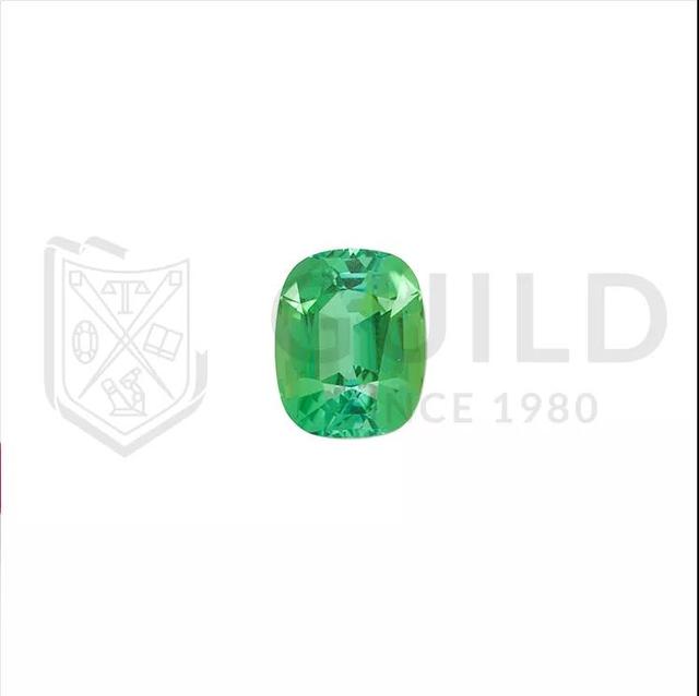 如何判断石头是不是玉石,怎样辨别一块石头是不是玉？需要详细回答？