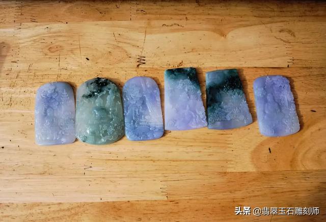 帝王绿手镯一对七亿,看看这三个手镯的品相和价格？