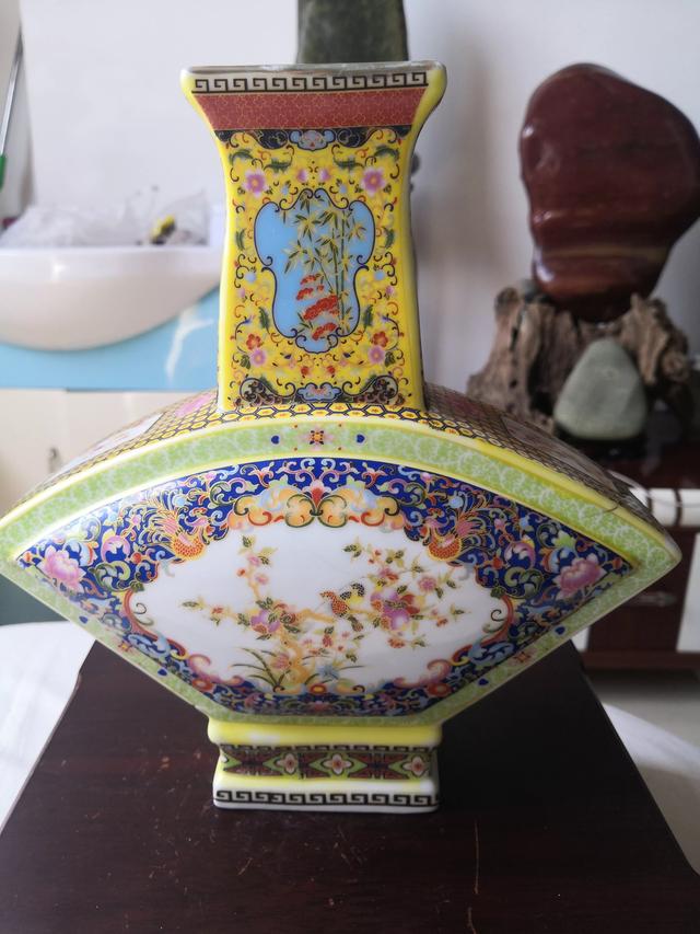 发几件价格几百万到几个亿的精品瓷器的图片，来对比交流下如何？