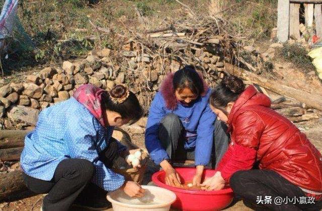 喂狗:喂狗三天记三年养人三年记三天 农村老话“中不喂狗，晚不喂猫”是什么意思？为什么这样说？