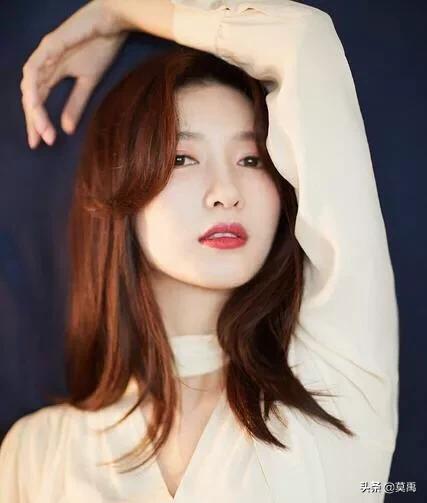 江疏影是江珊的女儿:有没有感觉江疏影的长相从来没年轻过？