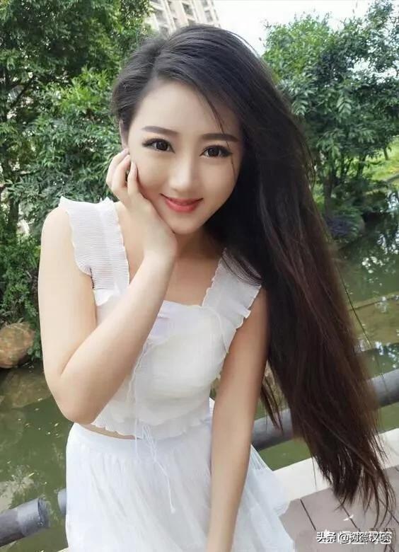 男孩娶狗为妻:作为女人，你认可嫁鸡随鸡嫁狗随狗吗？