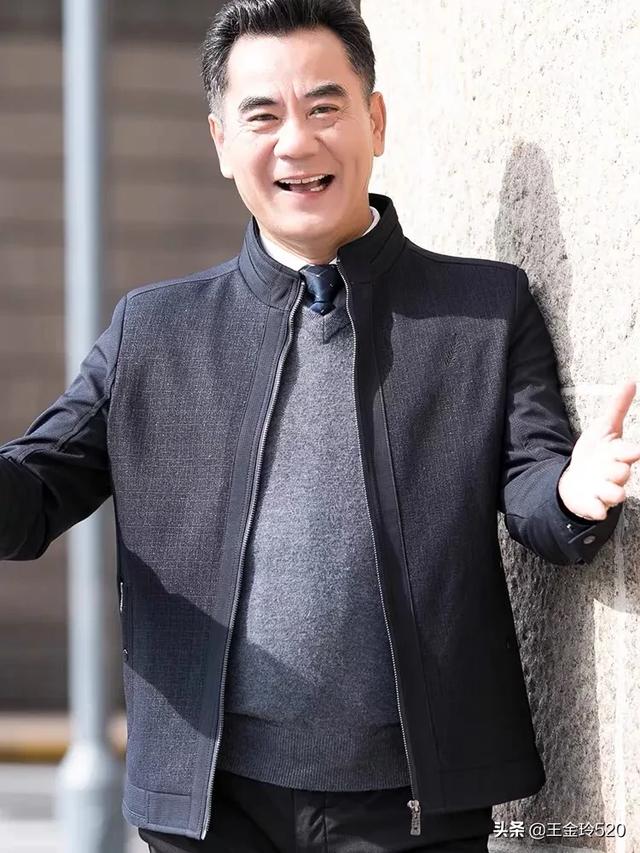 头条问答 - 五十岁的男人穿什么颜色的夹克好看?(17个回答)