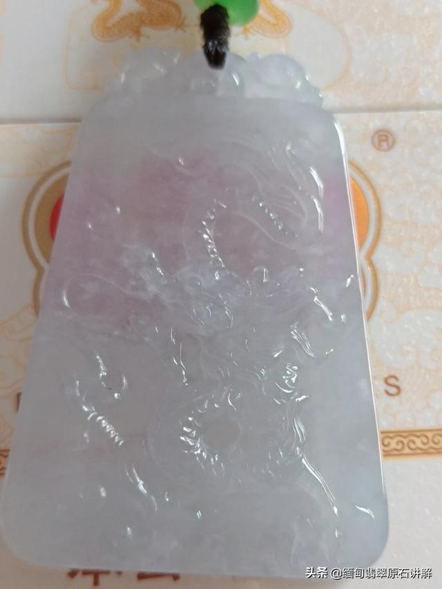 翡翠手镯怎么养才能透,翡翠手镯会越戴越通透吗？为什么？