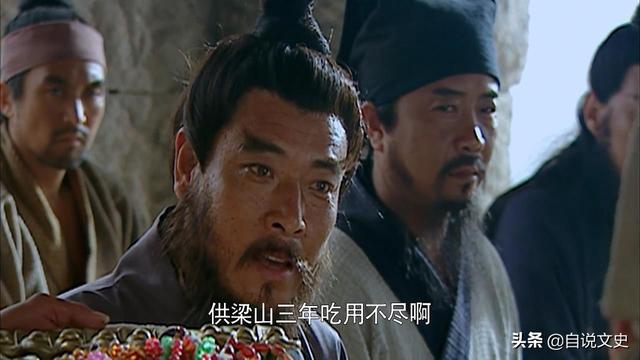 刀文兵杀了谁:野外遇到狼，手里恰好有一把一米五长的大砍刀，搏斗起来谁会赢？