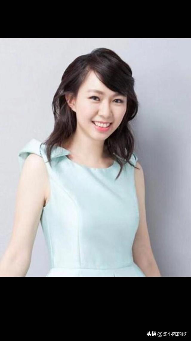 卓一婷:有多少喜欢卓依婷的，如果明年还有演唱会，是否到场支持