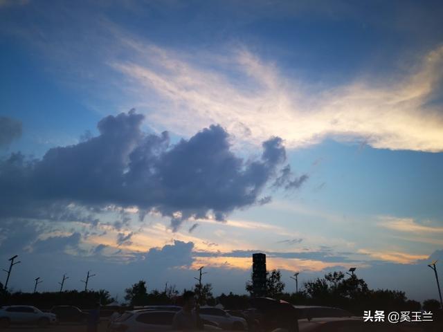 <a href=https://maguai.com/list/256-0-0.html target=_blank class=infotextkey>朋友圈</a>图片配图风景:您手机里平时拍的那些祖国美丽的天空照，能否和我们一起分享？