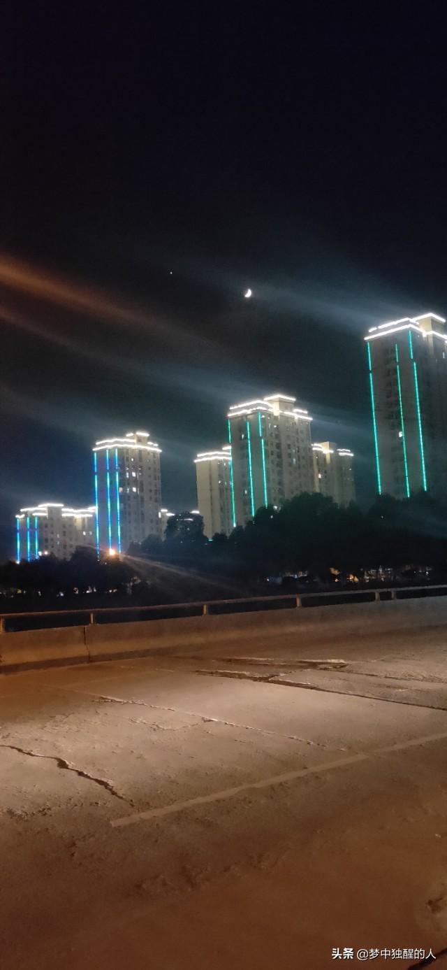 一个三十岁的女性可以培养哪些兴趣爱好,既可以打发时间又能从中获益,还不太烧钱？