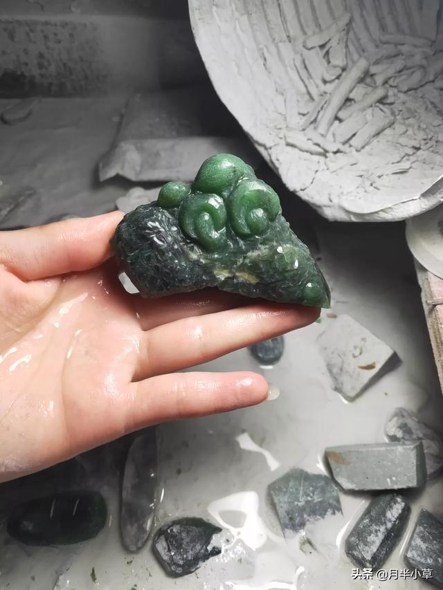 雕刻培训去哪里学,想买雕刻机做东西，去哪里学？自学成才？