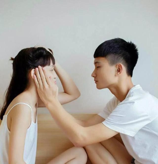 女人喜欢一个男人的时候往往会有着怎样的表现？