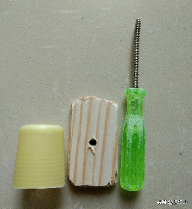 红酒怎么开瓶塞,没有开瓶器怎么打开红酒的木塞？