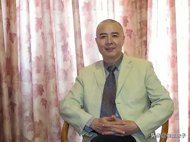 林丽莹个人资料:真正的爱情只有一阵儿爱一个人不可能长久，对吗
