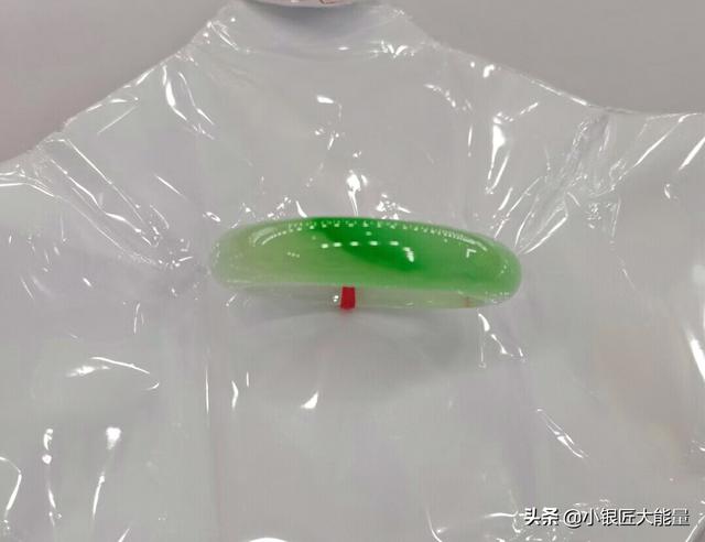 20万以上的玉镯图片,为什么这样的手镯值100万？