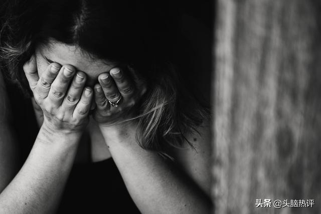 婚纱照拍到周杰伦:只是在服装店打工的昆凌，是如何吸引到周杰伦的注意