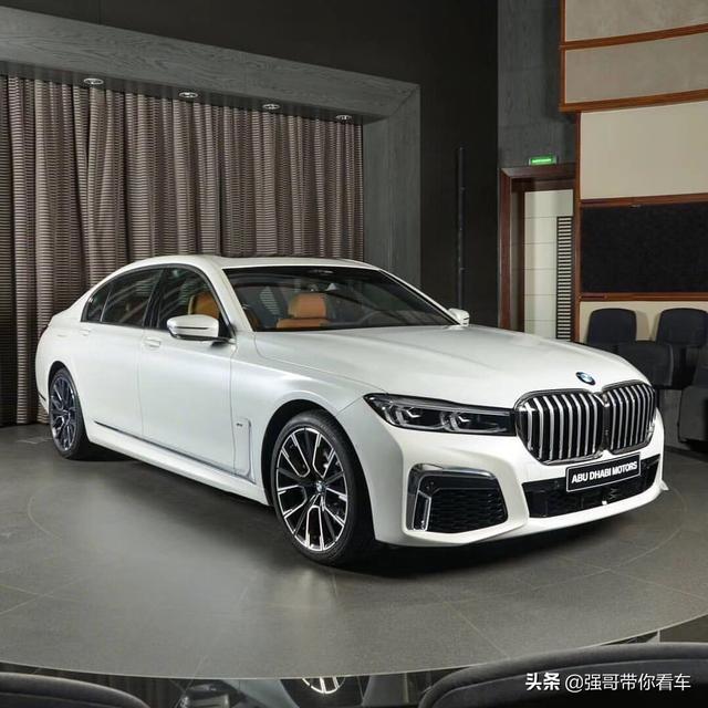 我年薪50万,是买宝马5系,还是宝马7系呢？