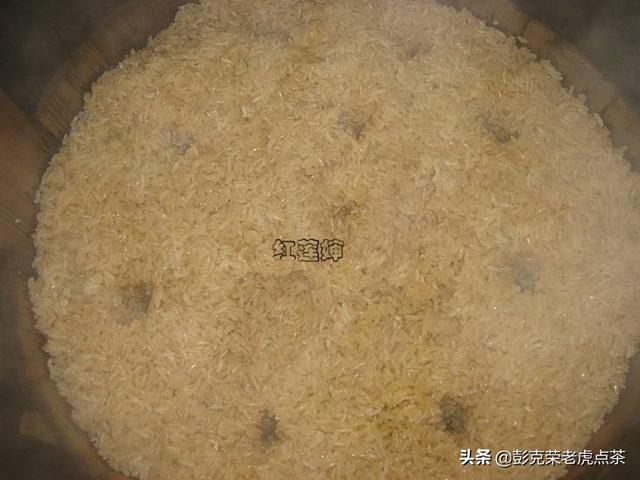 水浒传中,武松叫店家筛一碗酒,为什么要用筛呢？