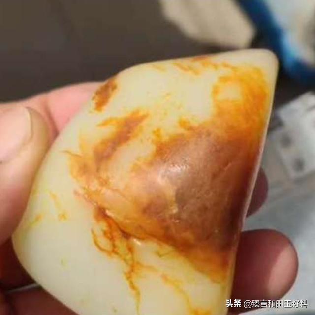 和田玉的天然特征,和田玉籽料要具备哪些特点？