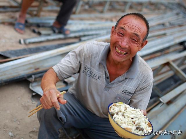 用城里人纳税的钱为60岁以上老农民增发养老金是否可行