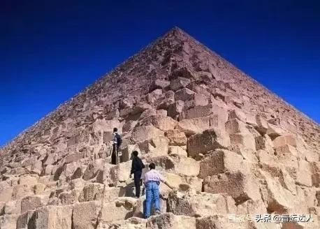埃及金字塔的神秘之处，金字塔的顶端放置的是什么其有何奥秘