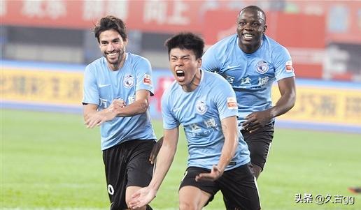 李学鹏:邹正大婚娇妻美丽动人，恒大会否把他召回做李学鹏替补？