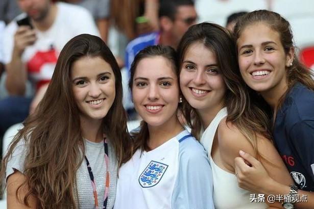 而且冰岛人口男女比例严重失衡,女性是男性的两倍,有三分之一的女性