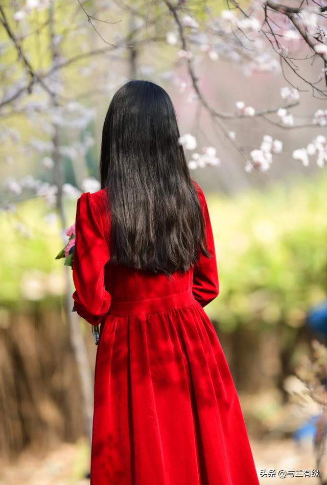 微信唯美背影图片:女生背影唯美头像、壁纸有哪些？