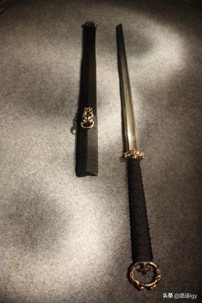 关羽墓出土青龙偃月刀:历史里面的关羽用的什么武器