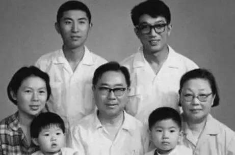 高晓松为什么离婚:从文艺偶像到众矢之的，直播被骂停的高晓松，究竟得罪了谁？