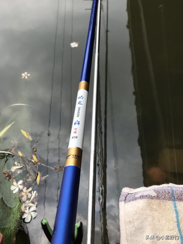 想买根100块以内的鱼竿,4.5米长,硬一点的,有哪个牌子可以推荐一下吗？