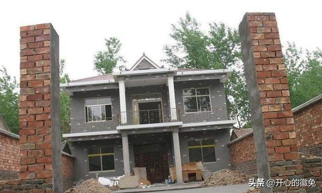 农村建房前后左右邻居风水,农村盖房子跟邻居一齐好吗？