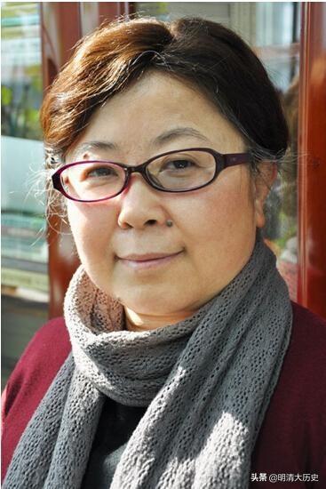 湖北大学教师梁艳萍，颠覆历史事实，长期发表“侮国”言论，怎么评价？