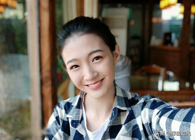 VS科特迪瓦，易建联11号球衣的美女主播，她是谁？起源是什么？
(图5)