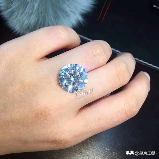 钻石小鸟官网:挑选钻石婚戒前，是不是要了解钻石火彩？