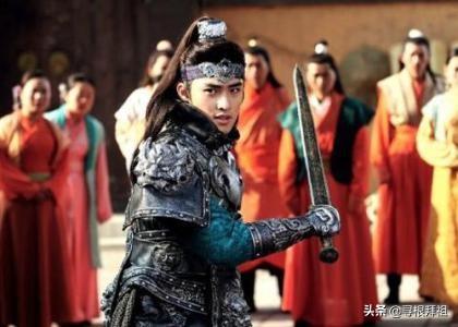 东汉光武帝为什么要废了郭圣通，改立阴丽华为皇后，他为何不一开始就立阴丽华为皇后？
