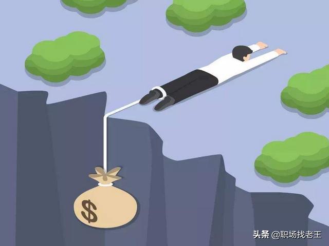 捆蟹大妈月入万元:欠下债务30万，工资每月3000，是继续上班还是做点小生意？