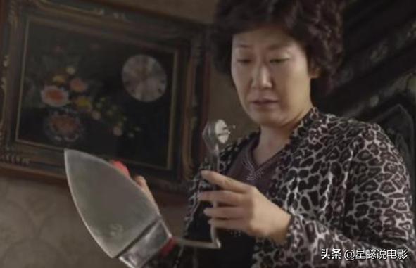 露莎莉斑马纹保暖背心:秋冬季节可以选择什么样的连衣裙？