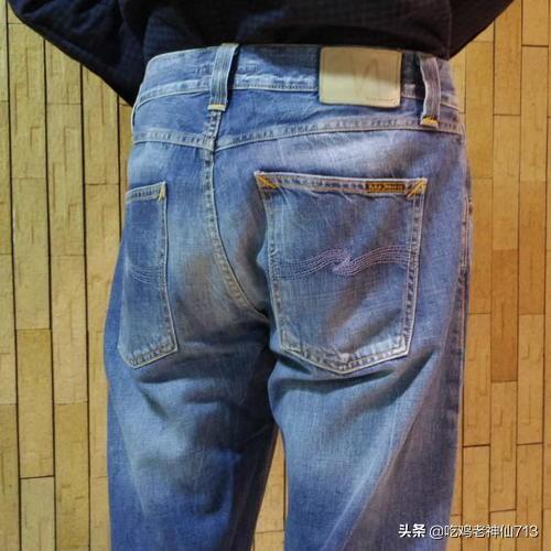 绑带紧身牛仔裤:阔腿牛仔裤和紧身牛仔裤，你更喜欢哪个？